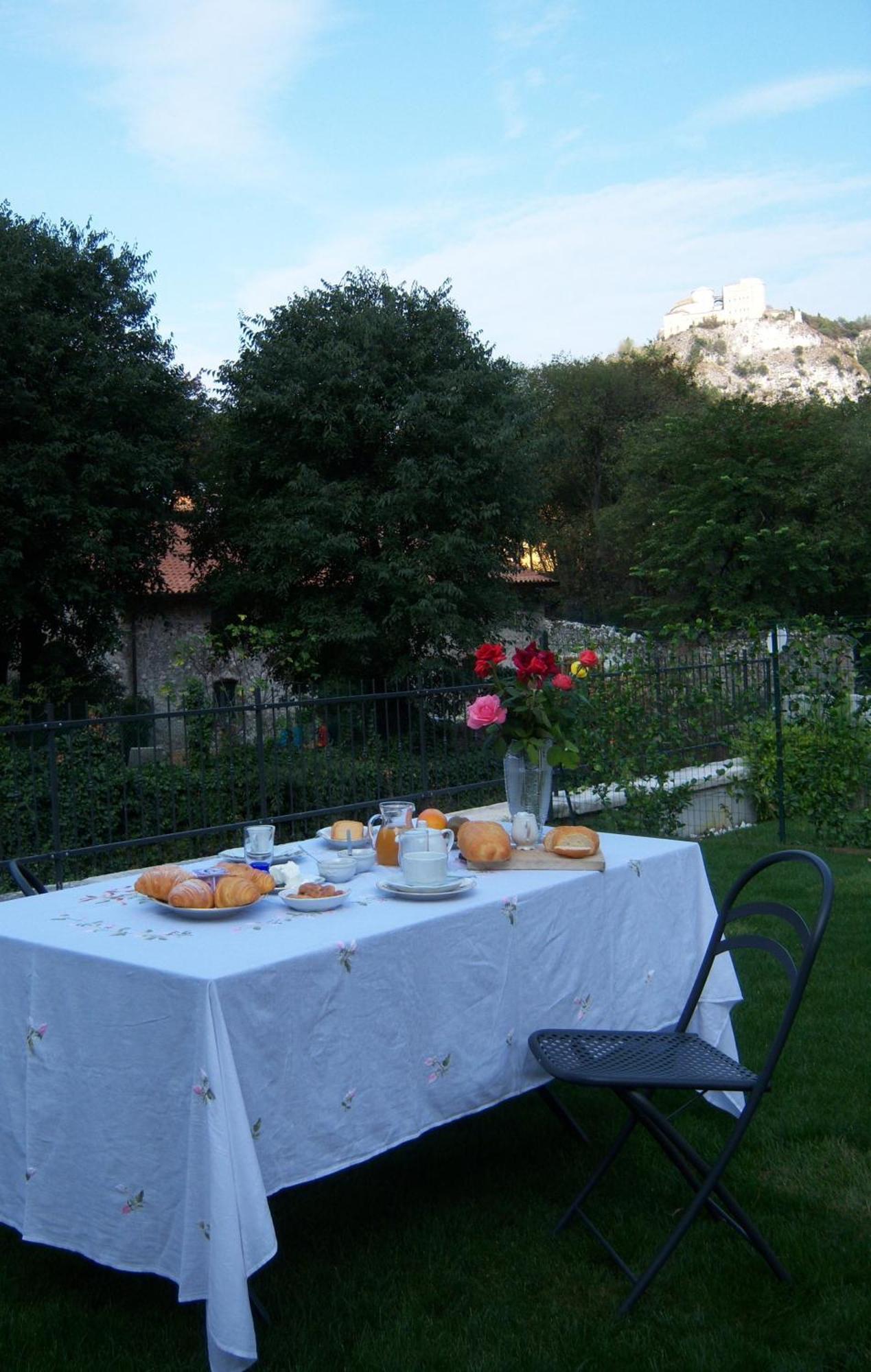 B&B Corte Barbieri Dolcè Exterior foto