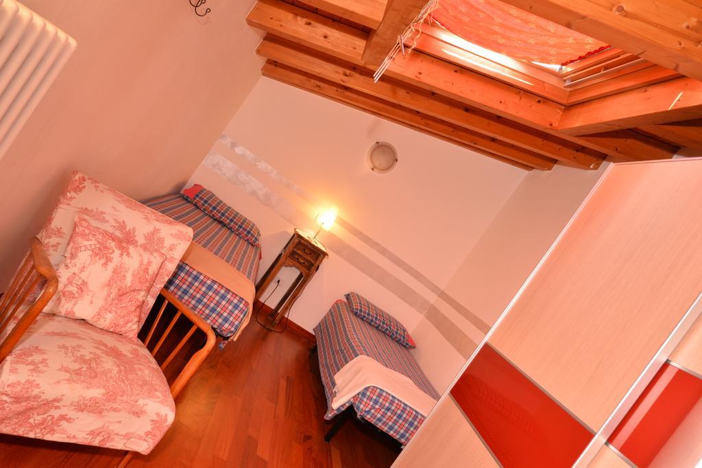 B&B Corte Barbieri Dolcè Exterior foto