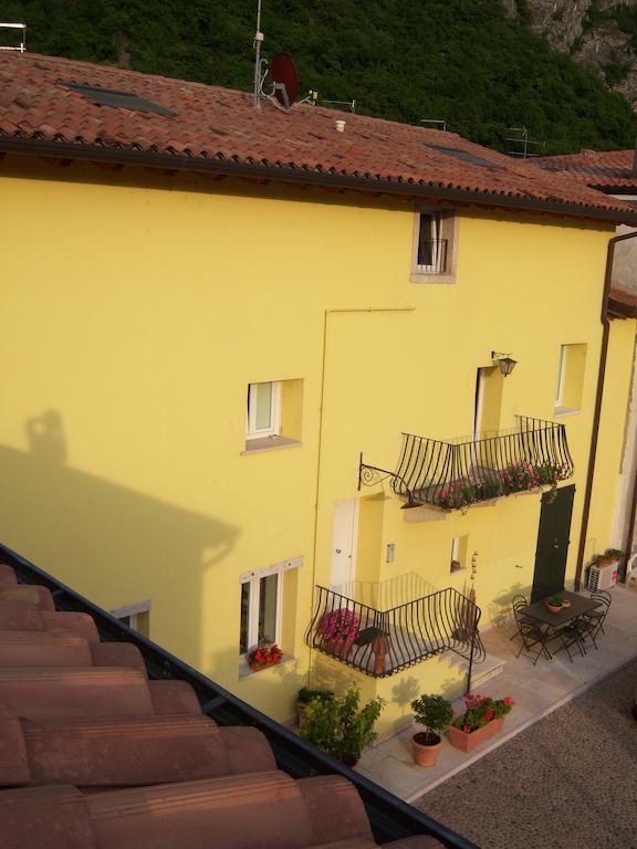 B&B Corte Barbieri Dolcè Exterior foto